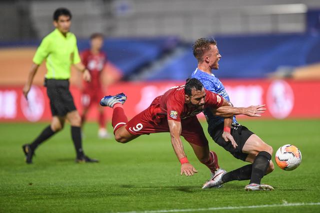 欧冠-大马丁神扑 尤文图斯0-0战平阿斯顿维拉